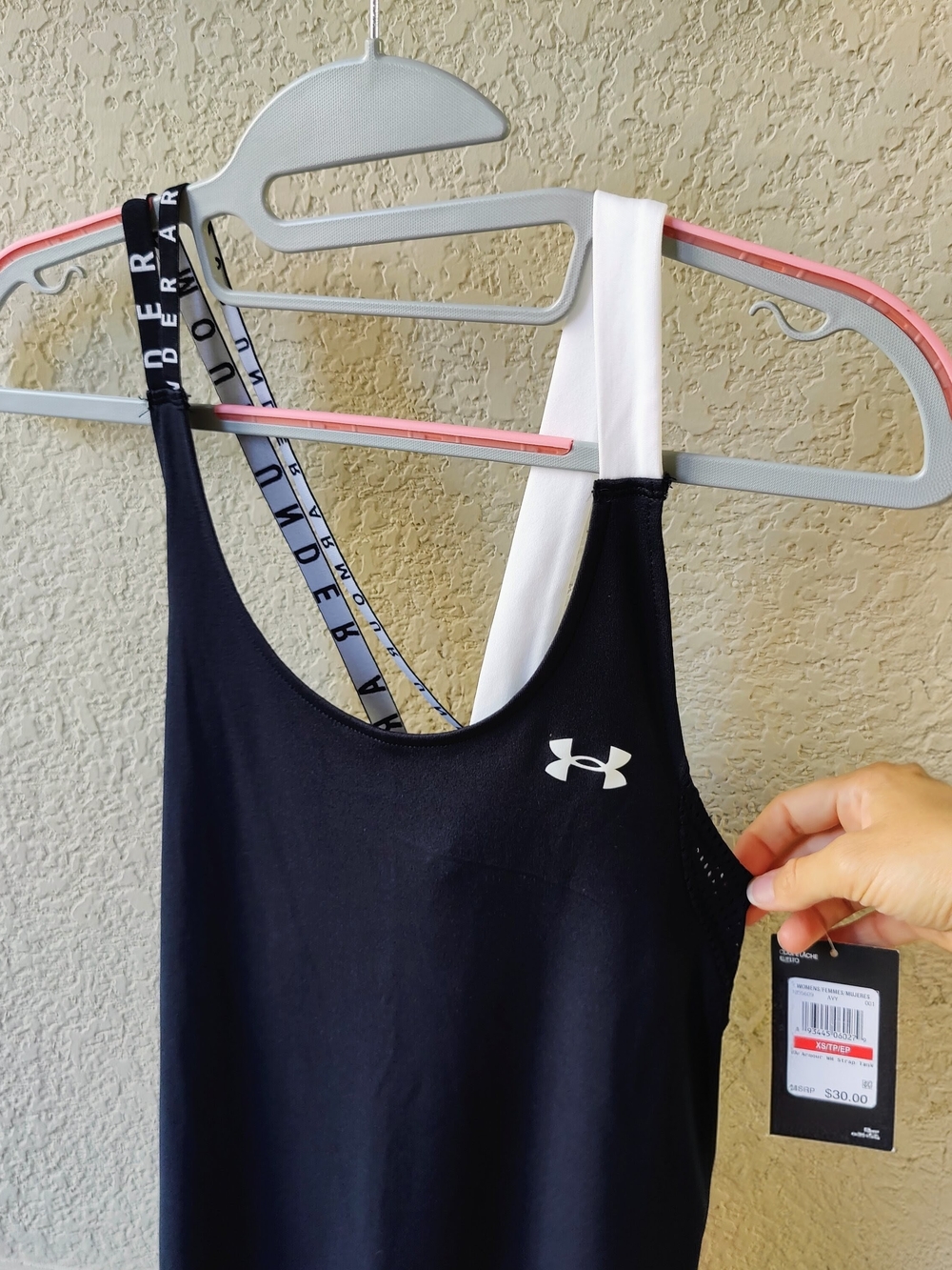 Under Armour Black & White Athletic Tank, Cross Back Shoulder Straps